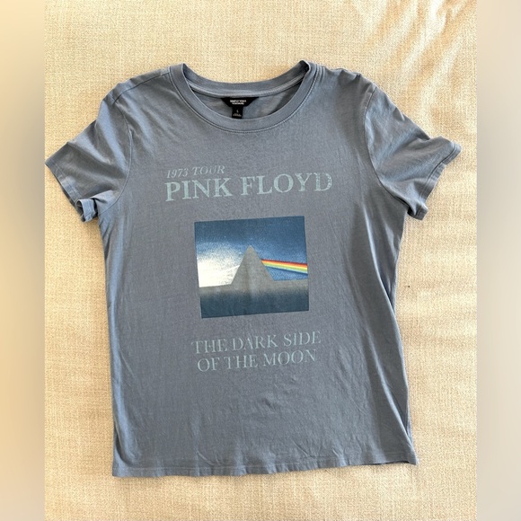 NWOT Simply Vera Vera Wang Blue Short Sleeve Pink Floyd Tee Shirt. Size Small - Picture 4 of 9